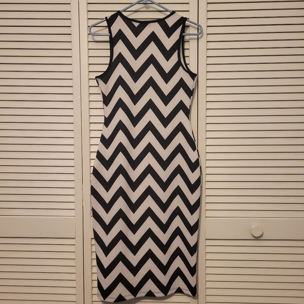 Ruby Rox dress - Picture 2 of 5